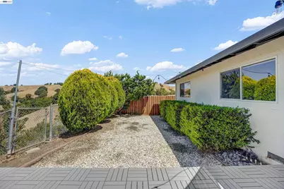 2547 Silvercrest Ct, Pinole, CA 94564 - Photo 54