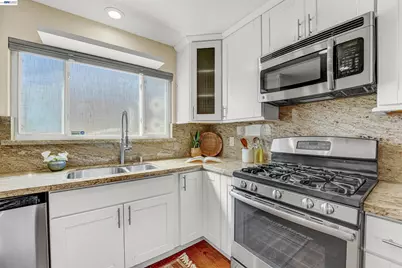 2547 Silvercrest Ct, Pinole, CA 94564 - Photo 22