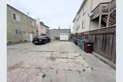 890 31st St, Oakland, CA 94608 - Photo 6