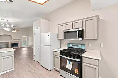 2008 Gordon Verner Cir, Stockton, CA 95206 - Photo 12