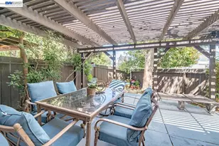 2105 Armstrong Dr, Pleasanton, CA 94588 - Photo 32