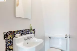 1999 Gaspar Dr, Oakland, CA 94611 - Photo 38
