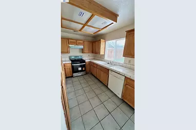 2149 Stormy Creek Ct, Stockton, CA 95206 - Photo 4
