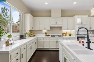 4990 Ridgefield Cir, Fairfield, CA 94534 - Photo 6