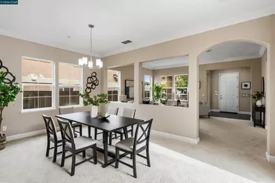 4990 Ridgefield Cir, Fairfield, CA 94534 - Photo 10