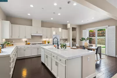 4990 Ridgefield Cir, Fairfield, CA 94534 - Photo 4