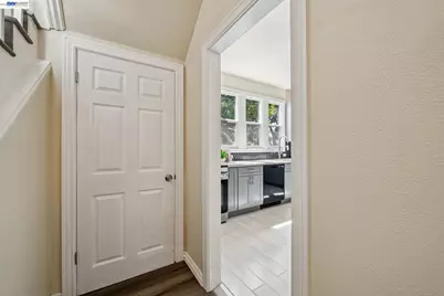 6031 Camden St, Oakland, CA 94605 - Photo 16