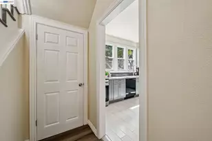 6031 Camden St, Oakland, CA 94605 - Photo 16