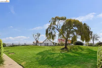 45 Schooner Ct, Richmond, CA 94804 - Photo 30