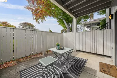 45 Schooner Ct, Richmond, CA 94804 - Photo 22