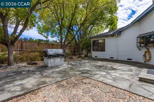 395 Marti Marie Dr, Martinez, CA 94553 - Photo 24