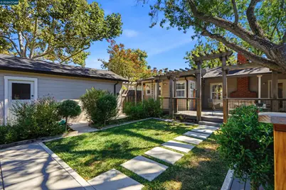 148 Roslyn Dr, Concord, CA 94518 - Photo 32