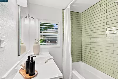 148 Roslyn Dr, Concord, CA 94518 - Photo 24