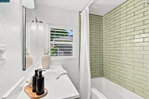 148 Roslyn Dr, Concord, CA 94518 - Photo 24