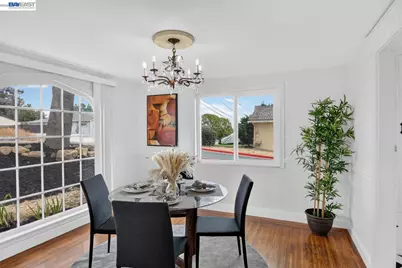 18473 Apricot Way, Castro Valley, CA 94546 - Photo 16