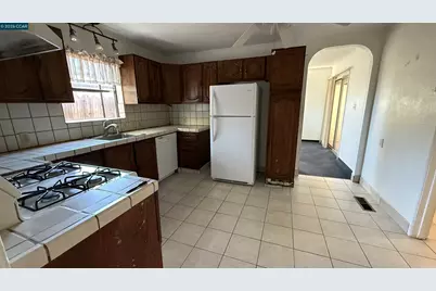 176 Sequoia Dr, Pittsburg, CA 94565 - Photo 2