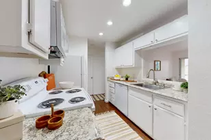 683 Newbury Ln, Hayward, CA 94544 - Photo 4