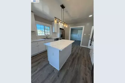 2050 102nd Ave, Oakland, CA 94603 - Photo 16