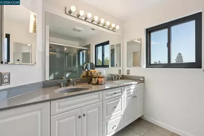 2554 Holly View Ct, Martinez, CA 94553 - Photo 30