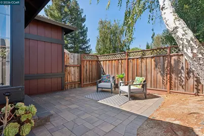 2554 Holly View Ct, Martinez, CA 94553 - Photo 20