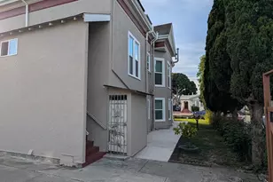 1086 66th St, Oakland, CA 94608 - Photo 4