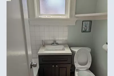 1086 66th St, Oakland, CA 94608 - Photo 14