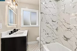 5672 Carberry Ave, Oakland, CA 94609 - Photo 22