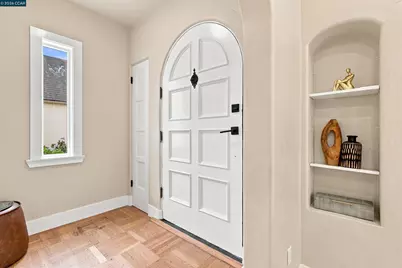 5672 Carberry Avenue, Oakland, CA 94609 - Photo 4