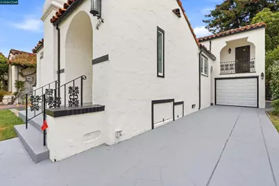 5672 Carberry Avenue, Oakland, CA 94609 - Photo 42