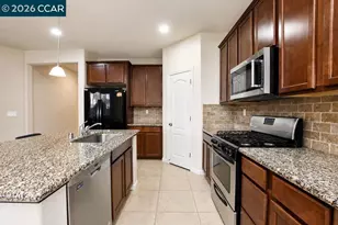 1410 Big Redwood Dr, Oakley, CA 94561 - Photo 6