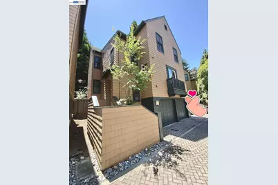 19 Edgewood Pl, Belmont, CA 94002 - Photo 1