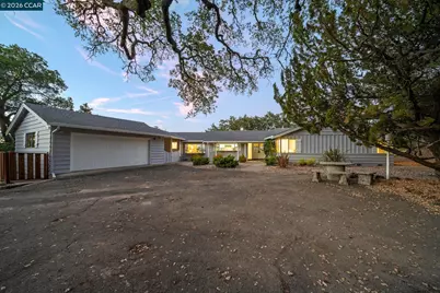 300 Oak View Ter, Danville, CA 94526 - Photo 2