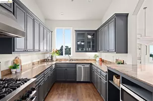 6577 Glen Oaks Way, Oakland, CA 94611 - Photo 26