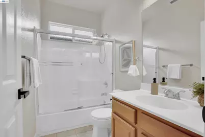 13253 Emerald Bay Ct, Lathrop, CA 95330 - Photo 18