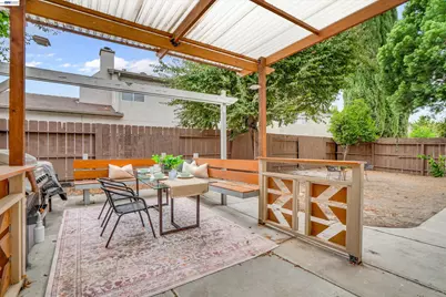 13253 Emerald Bay Ct, Lathrop, CA 95330 - Photo 34