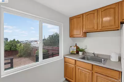 2283 30th Avenue, San Francisco, CA 94116 - Photo 14
