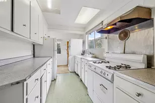 6502 Dana St, Oakland, CA 94609 - Photo 14