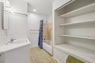6502 Dana St, Oakland, CA 94609 - Photo 26
