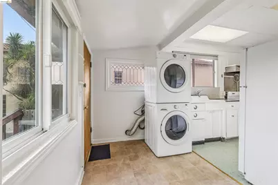 6502 Dana Street, Oakland, CA 94609 - Photo 20
