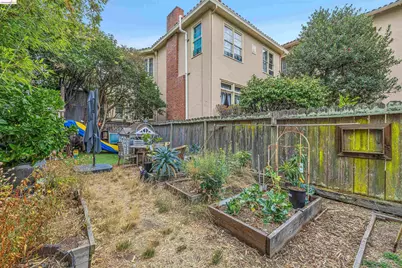 6502 Dana Street, Oakland, CA 94609 - Photo 34