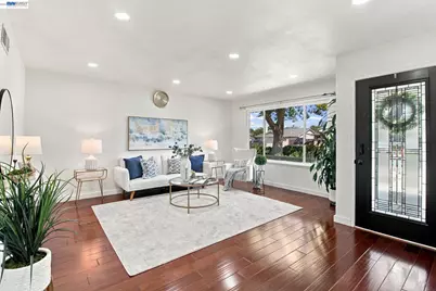 851 Geraldine St, Livermore, CA 94550 - Photo 2