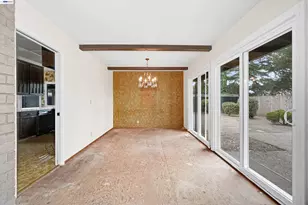27929 Edgecliff Way, Hayward, CA 94542 - Photo 10
