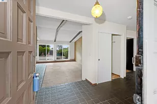 27929 Edgecliff Way, Hayward, CA 94542 - Photo 4