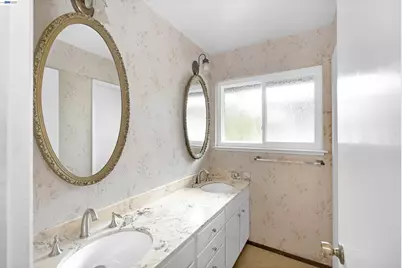 27929 Edgecliff Way, Hayward, CA 94542 - Photo 30