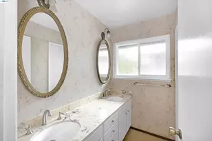 27929 Edgecliff Way, Hayward, CA 94542 - Photo 30