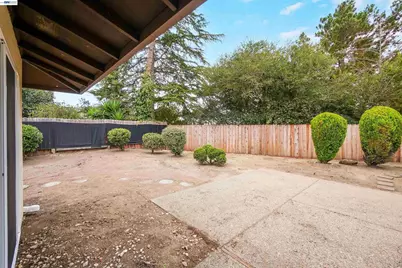 27929 Edgecliff Way, Hayward, CA 94542 - Photo 34