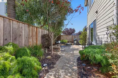92 Rockport Ct, Richmond, CA 94804 - Photo 34