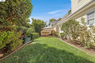 210 D St, Fremont, CA 94536 - Photo 24