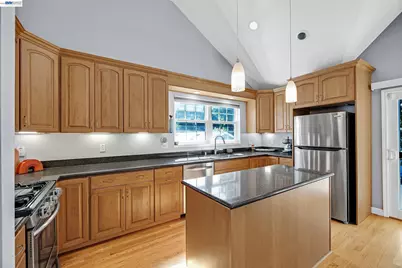 210 D St, Fremont, CA 94536 - Photo 32