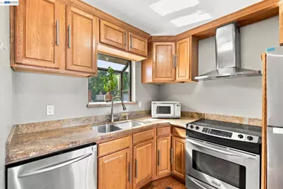 15925 Maubert Ave #6, San Leandro, CA 94578 - Photo 4